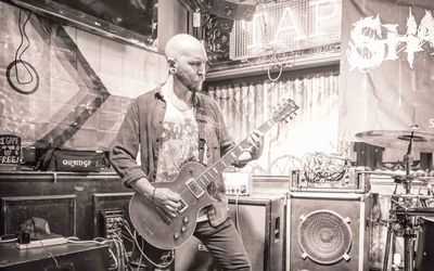 Live performance - Eadie