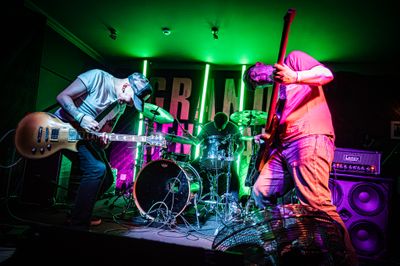 Live performance - Rich, Lee, Ryan